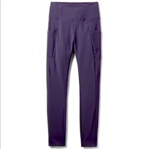 NWTs REI 7/8 Leggings. Size Medium